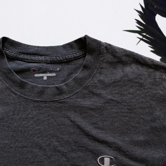 Champion T-Shirt - Picture 3 of 3